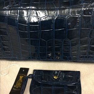 Fashionable handbag inherited mother passed away don’t know much about